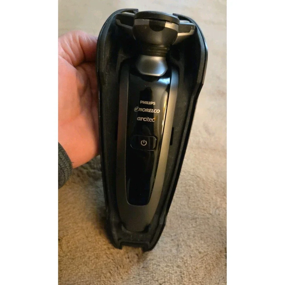 Philips Norelco Arcitec 1050X Men's Shaver Rechargeable w/ Charging Case & Stand